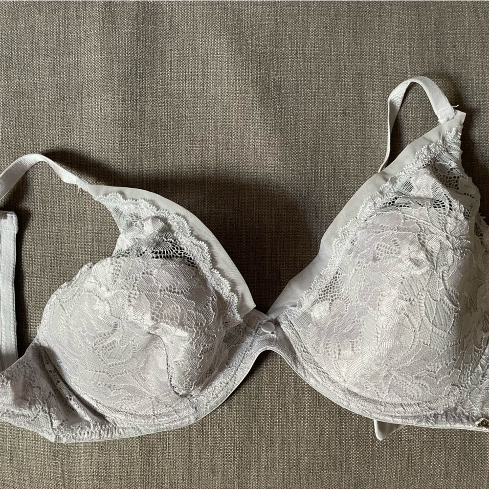 Light purple bra from La vie en Rose size C38